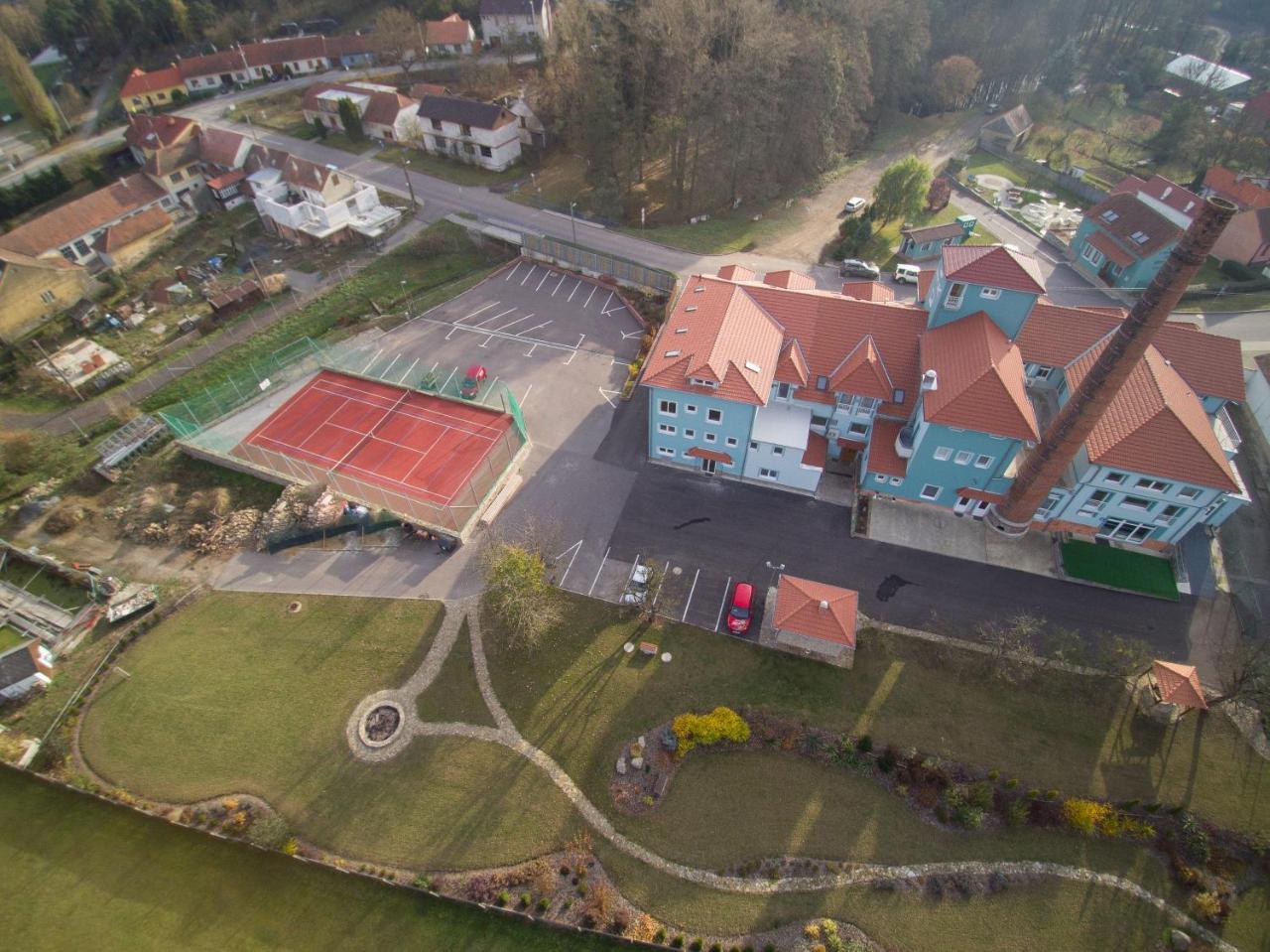 Penzion Lihovar *** Rouchovany Exteriör bild
